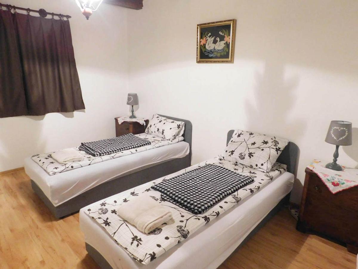 Joe Bácsi Rezidenciája Kisharsány Exterior foto