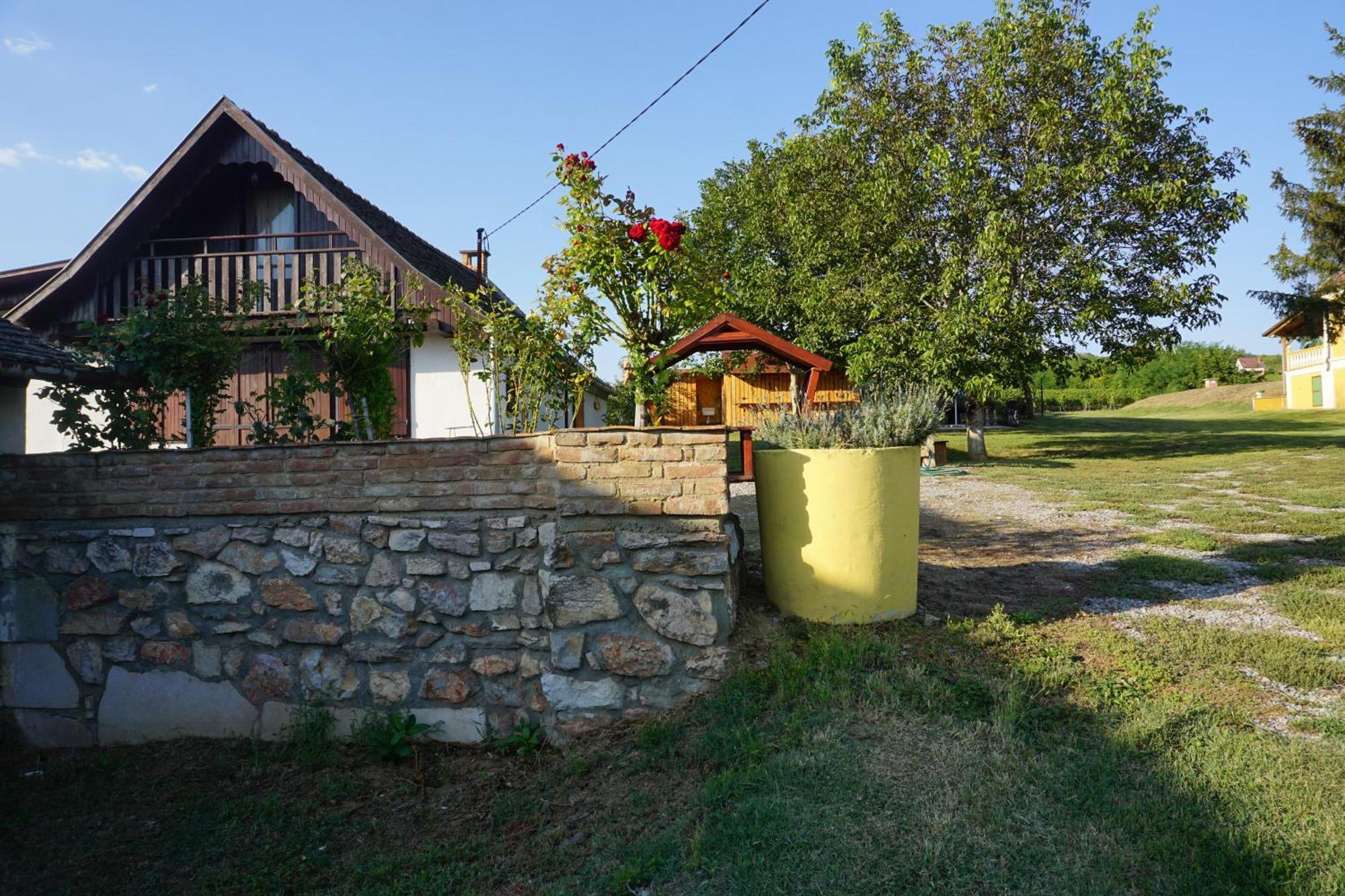 Joe Bácsi Rezidenciája Kisharsány Exterior foto