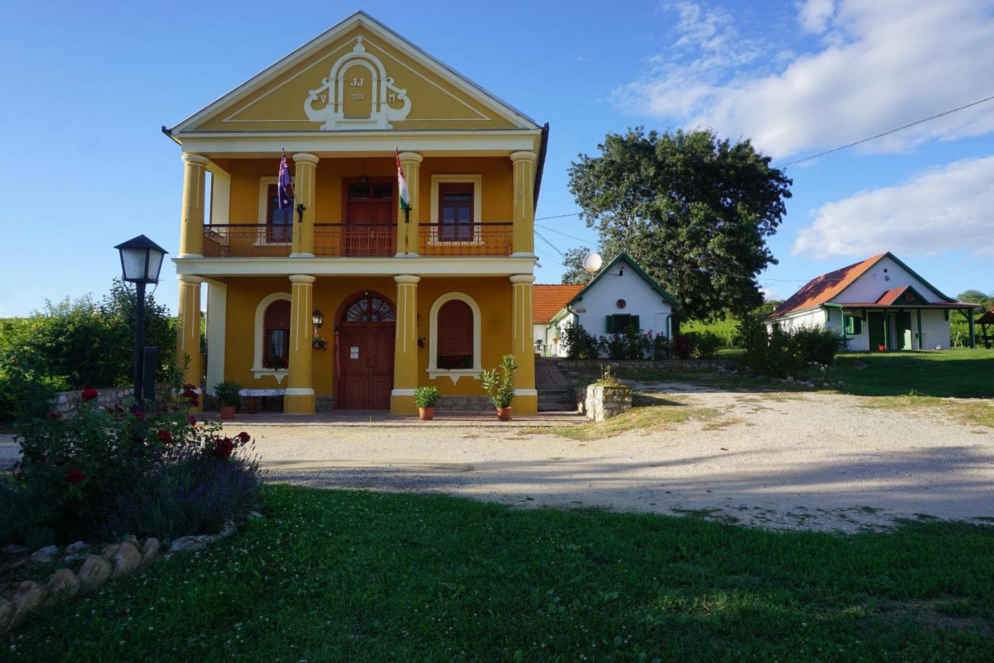 Joe Bácsi Rezidenciája Kisharsány Exterior foto
