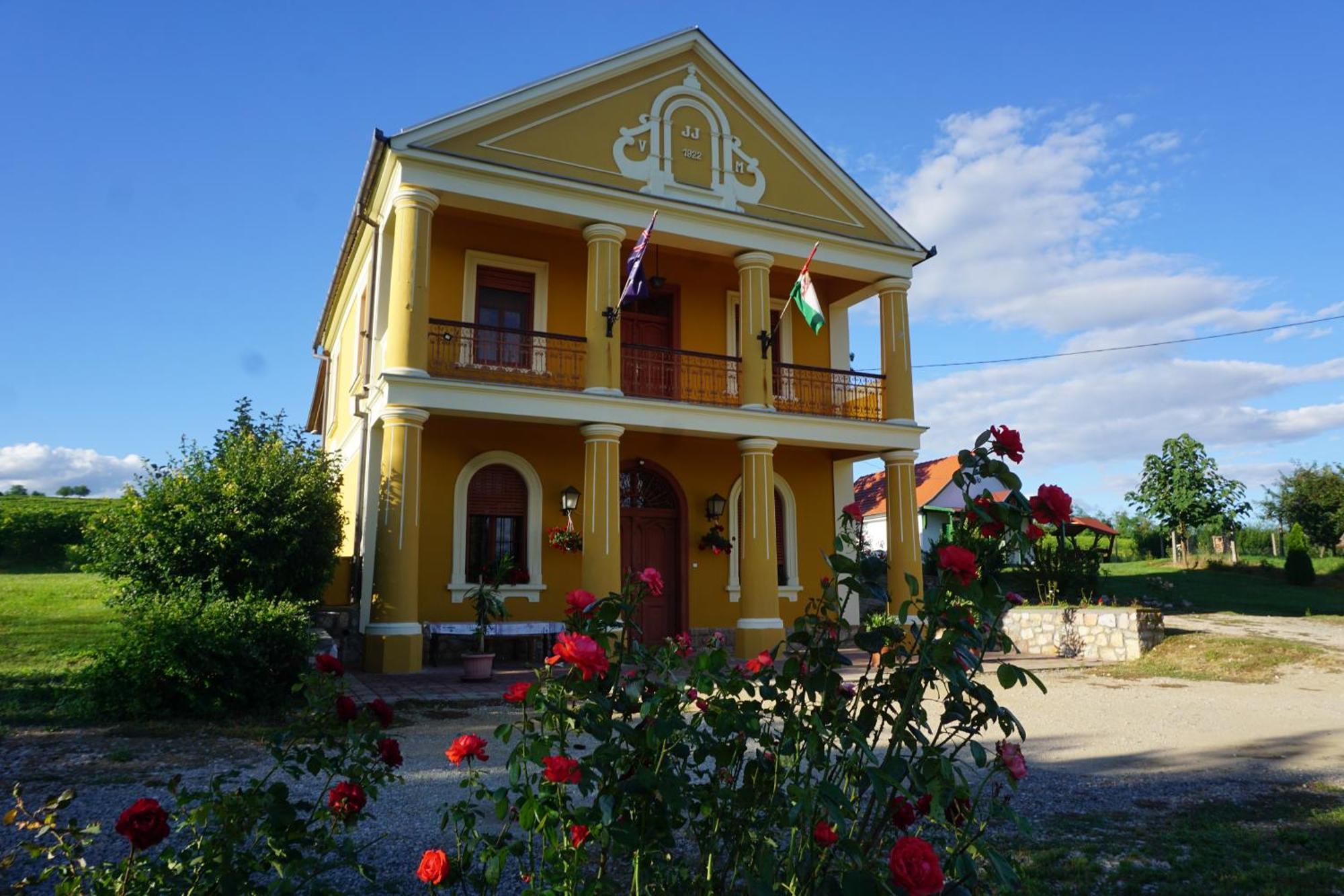 Joe Bácsi Rezidenciája Kisharsány Exterior foto